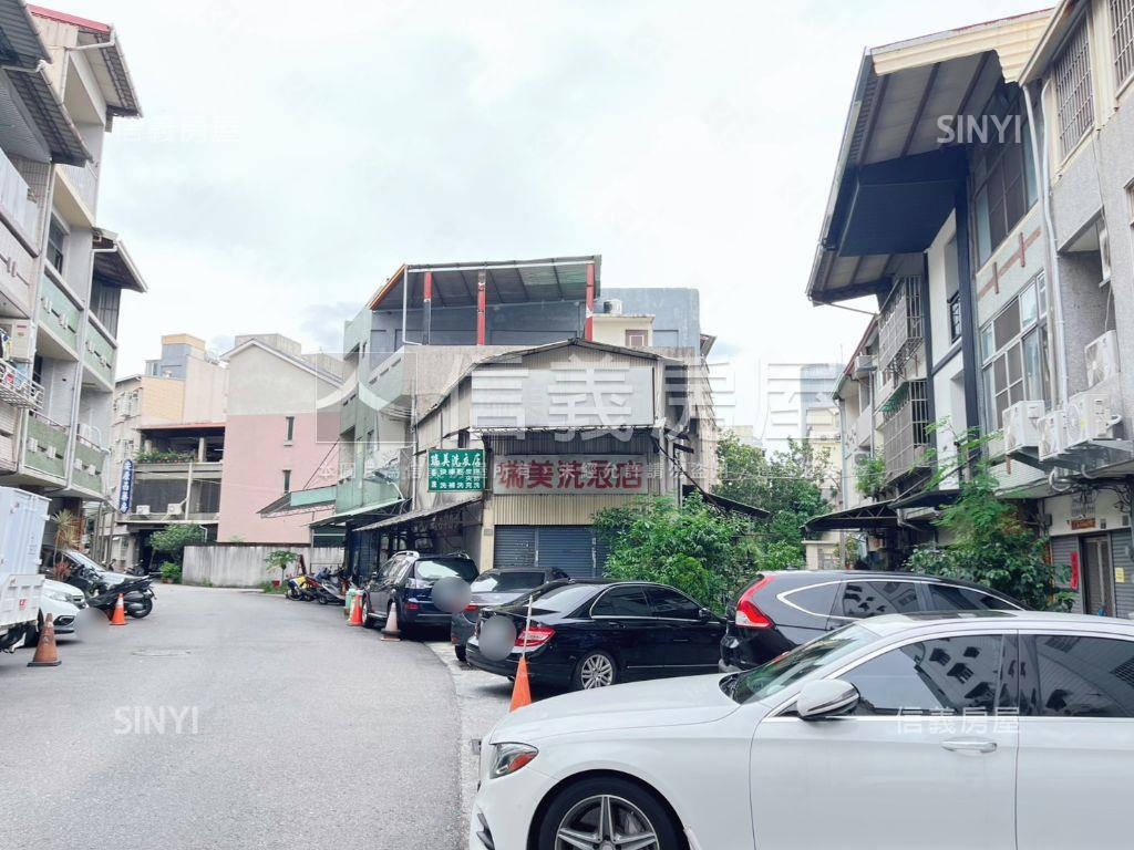 中清路角間雙臨路透天房屋室內格局與周邊環境