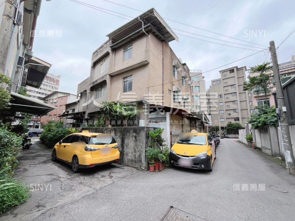 中清路角間雙臨路透天房屋室內格局與周邊環境