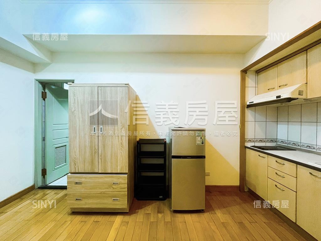 捷運站前雅緻套房房屋室內格局與周邊環境