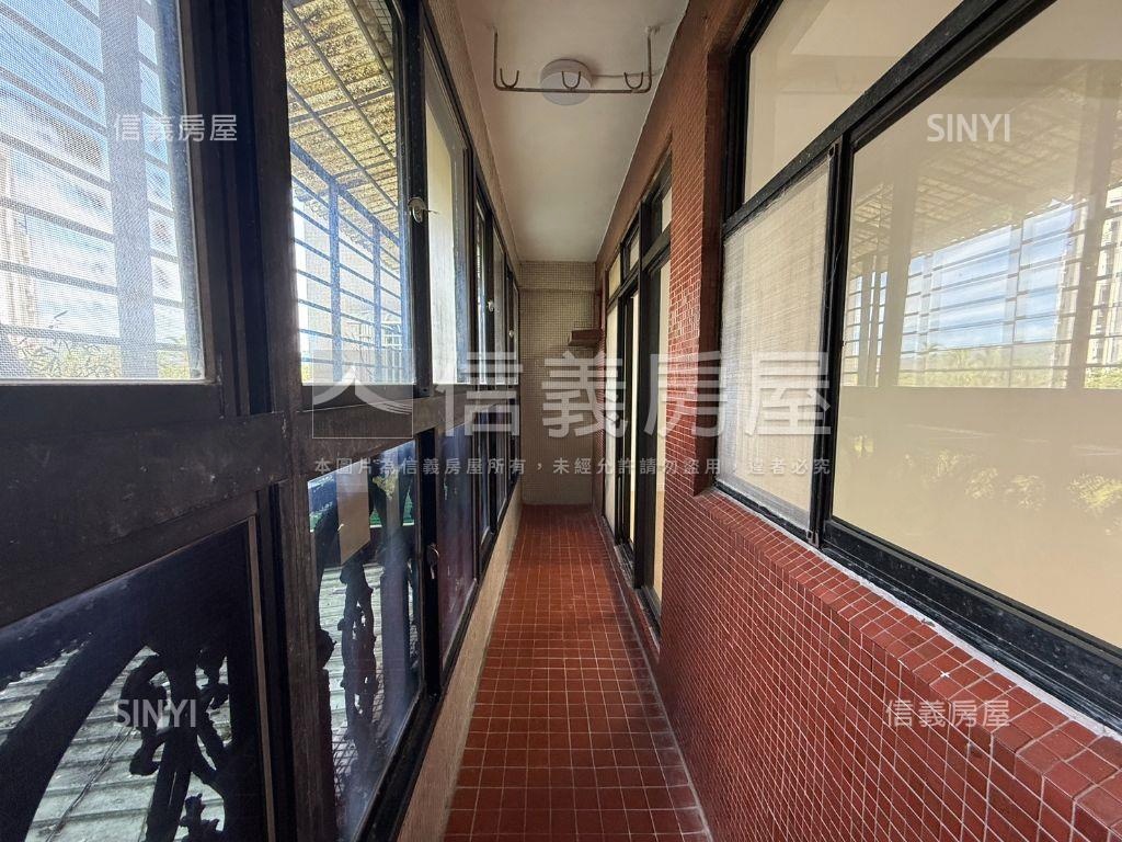 伯爵低總價兩房美屋房屋室內格局與周邊環境