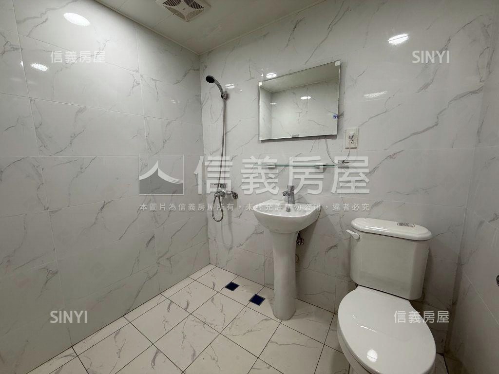 伯爵低總價兩房美屋房屋室內格局與周邊環境