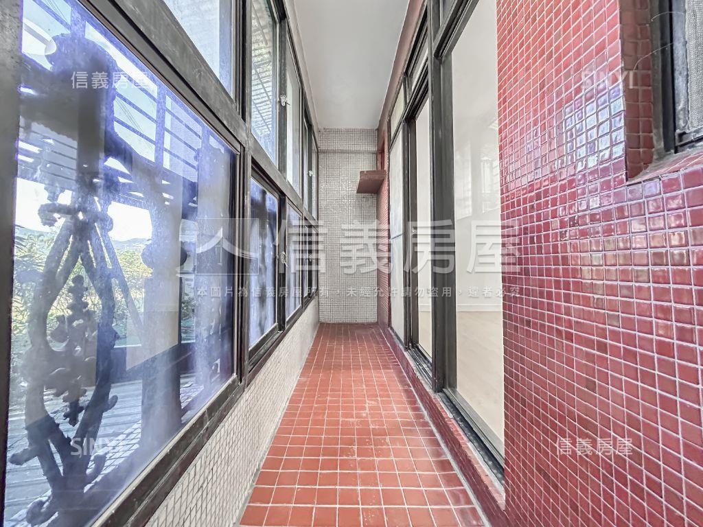 伯爵低總價兩房美屋房屋室內格局與周邊環境