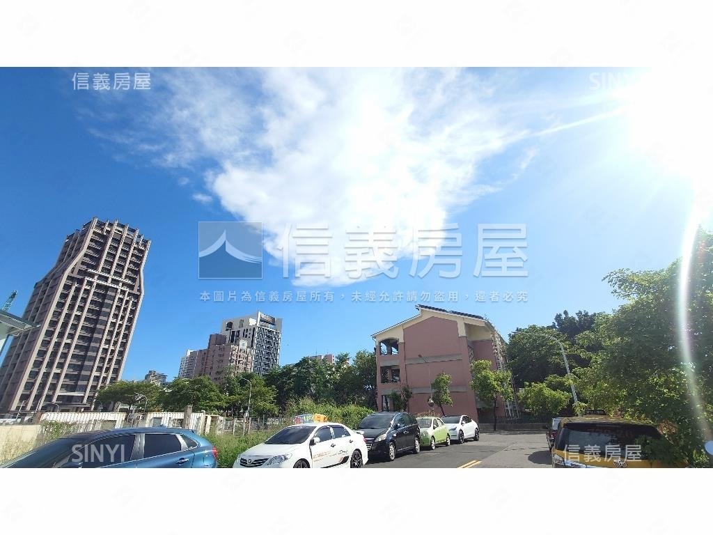 中華建國鳳北段住５土地２房屋室內格局與周邊環境