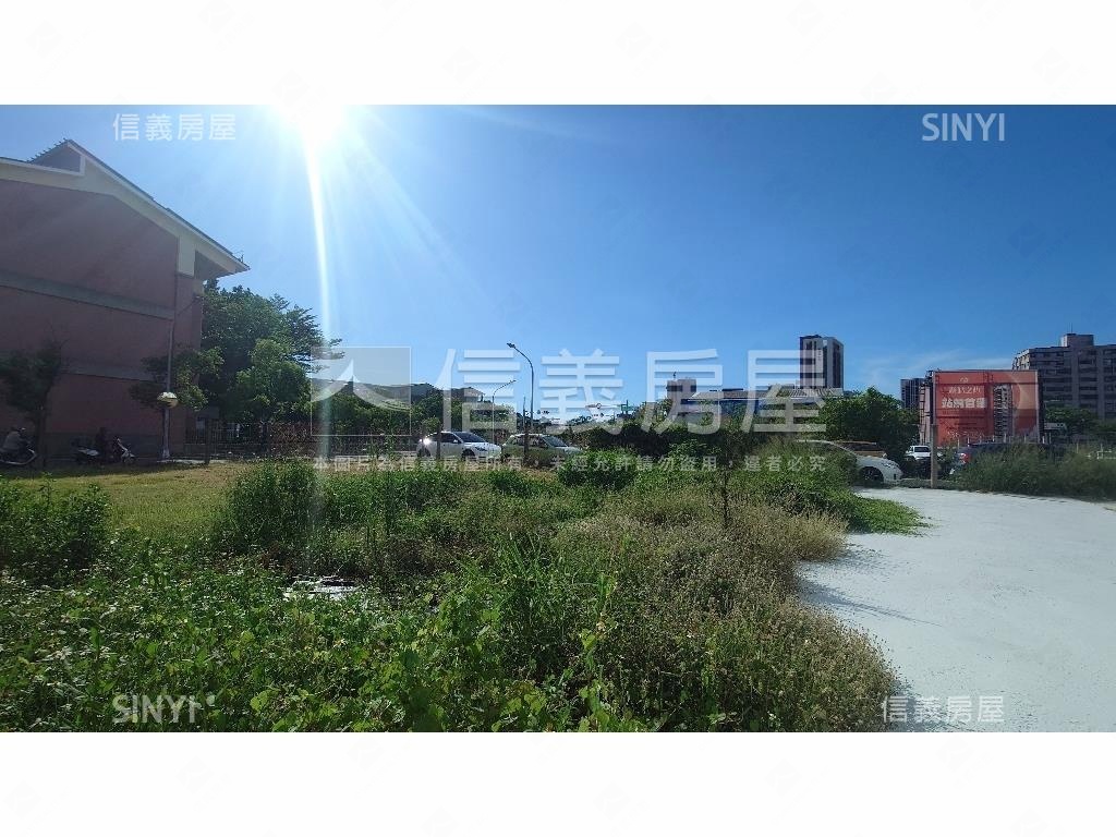 中華建國鳳北段住５土地２房屋室內格局與周邊環境