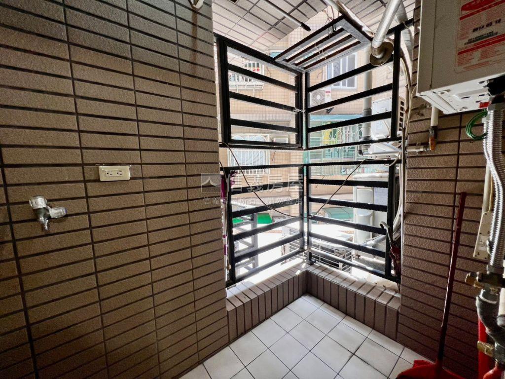 長堤典藏３房房屋室內格局與周邊環境