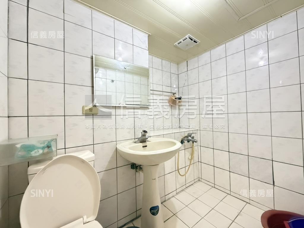 美村南路黃金稀有店面房屋室內格局與周邊環境