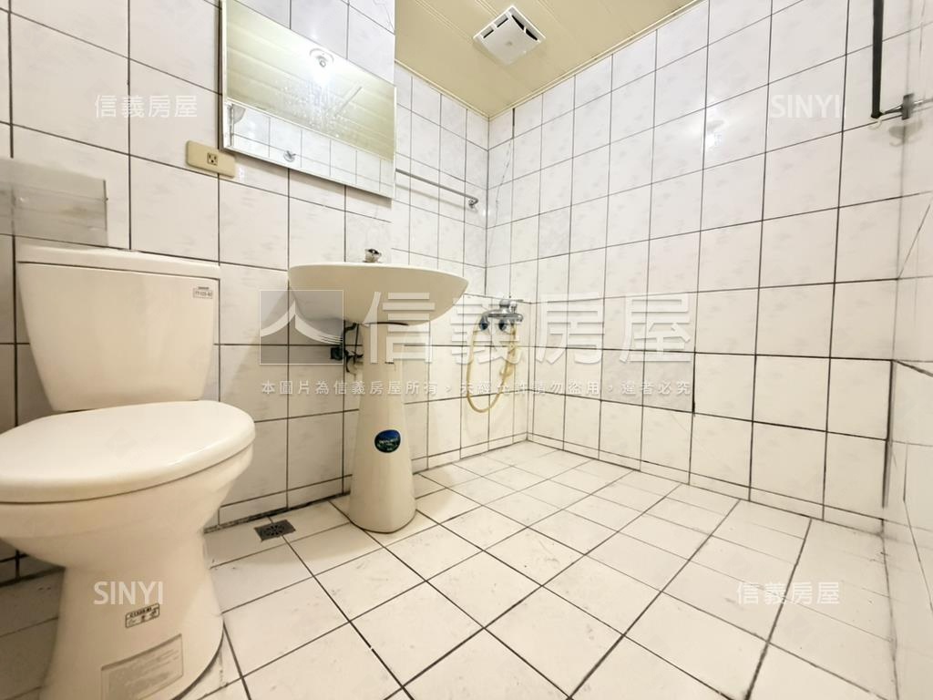 美村南路黃金稀有店面房屋室內格局與周邊環境