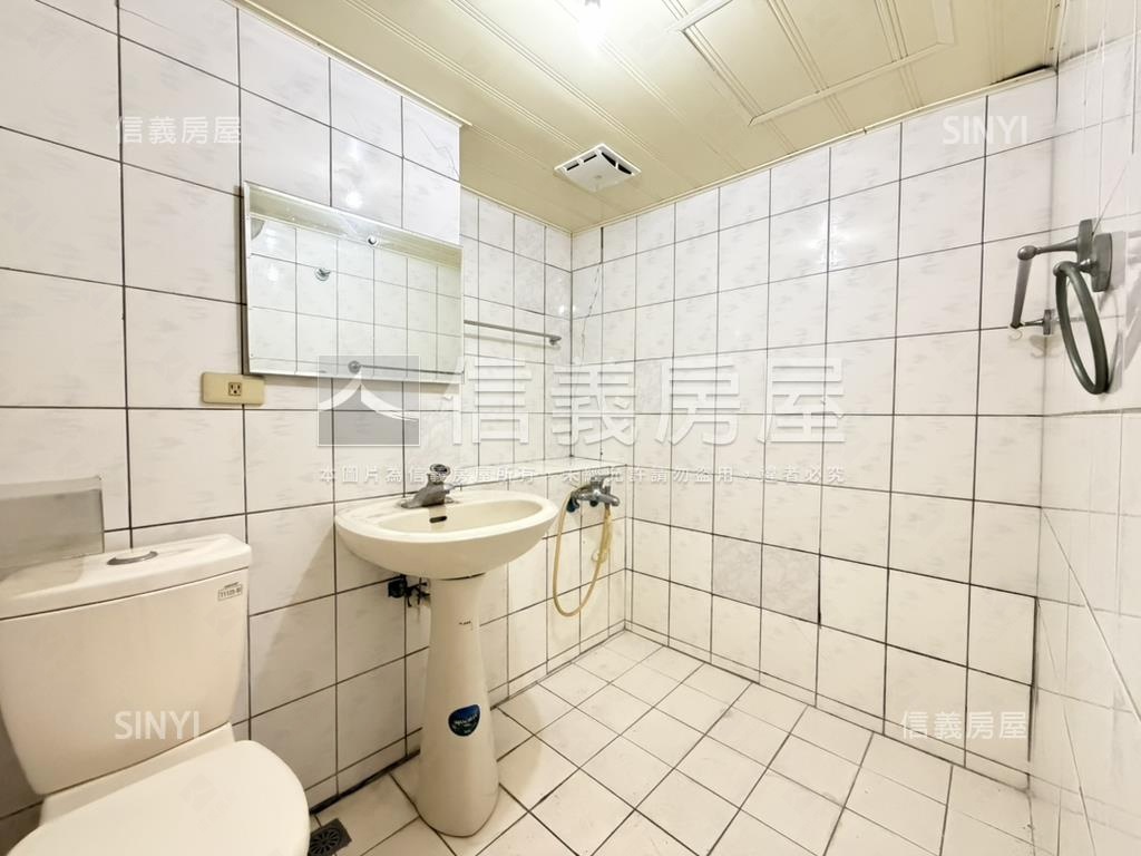 美村南路黃金稀有店面房屋室內格局與周邊環境