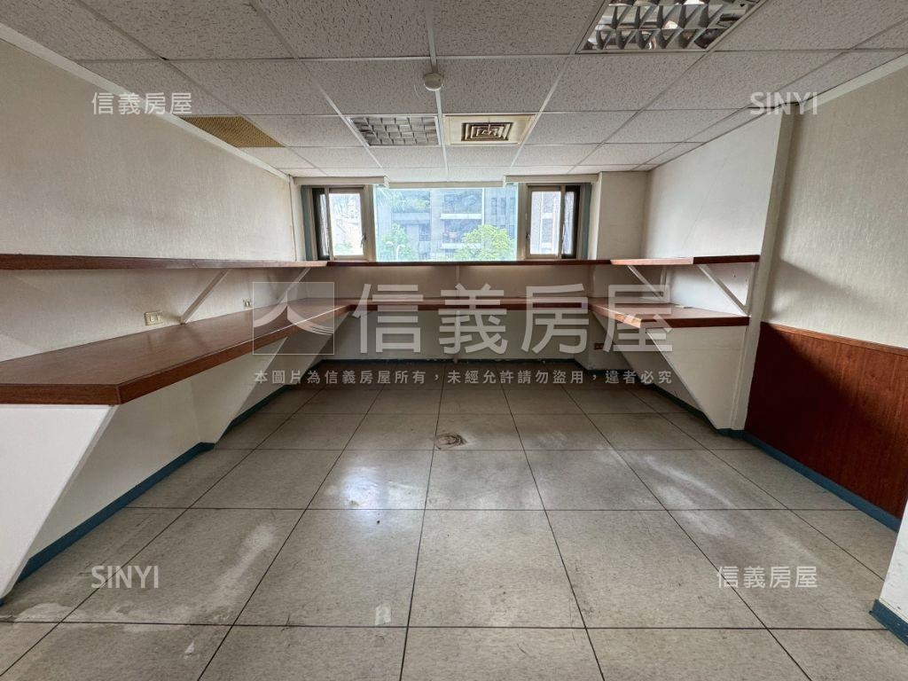 正忠明路大坪數商辦✨房屋室內格局與周邊環境