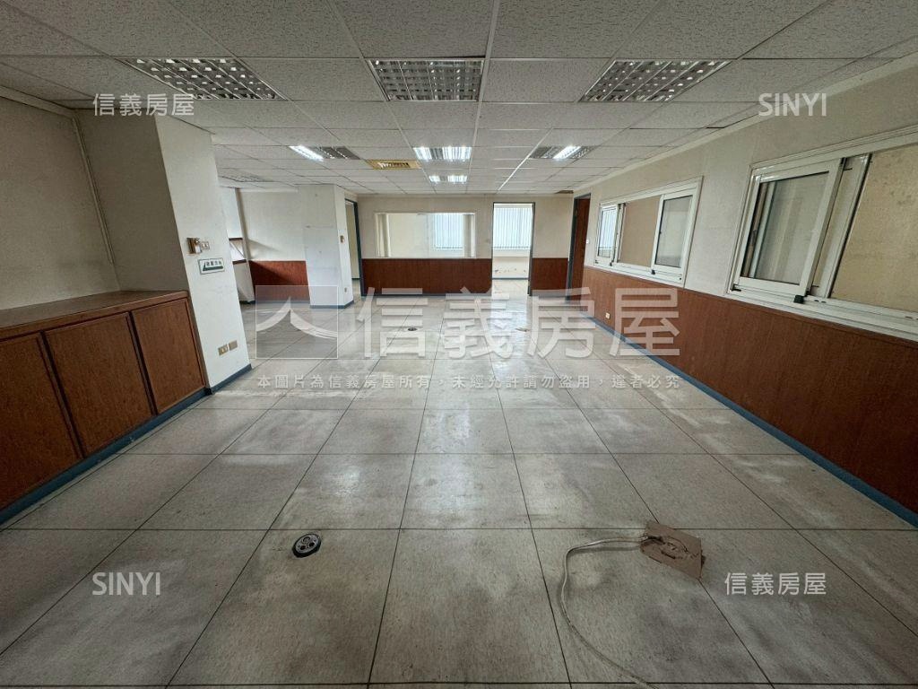 正忠明路大坪數商辦✨房屋室內格局與周邊環境