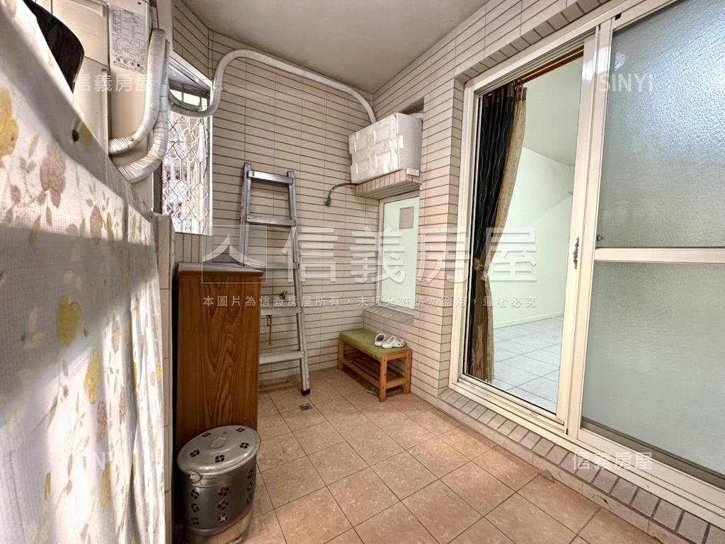 近曉明稀有國泰２樓美公寓房屋室內格局與周邊環境