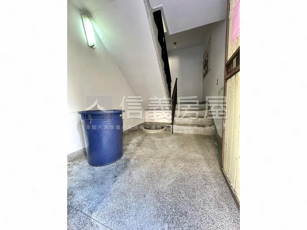 近曉明稀有國泰２樓美公寓房屋室內格局與周邊環境