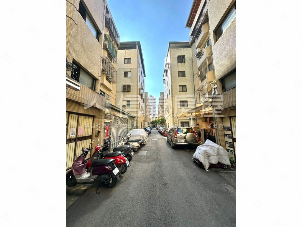 近曉明稀有國泰２樓美公寓房屋室內格局與周邊環境