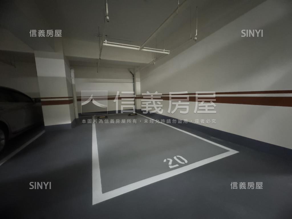 挑高有管理清幽店面新屋房屋室內格局與周邊環境