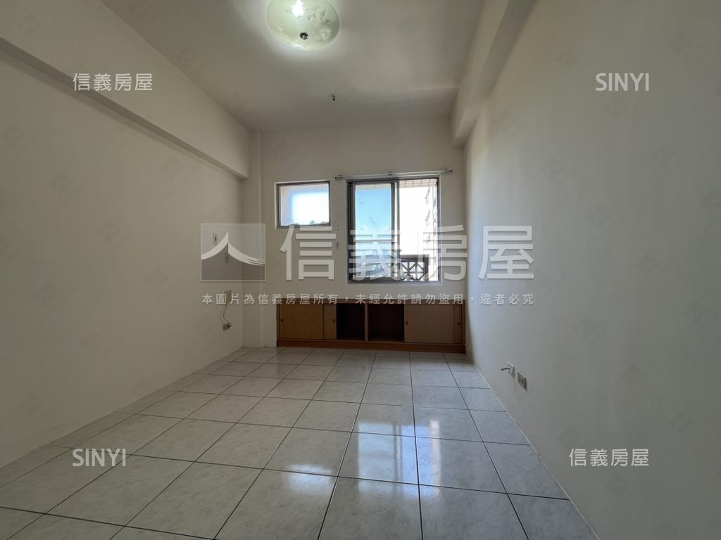 皇家之戀高樓美景採光三房房屋室內格局與周邊環境