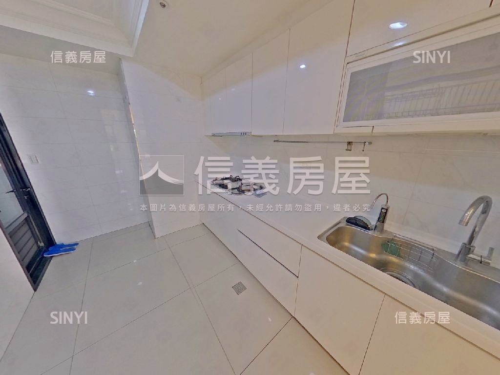 遠雄龍岡露台三房雙車位房屋室內格局與周邊環境