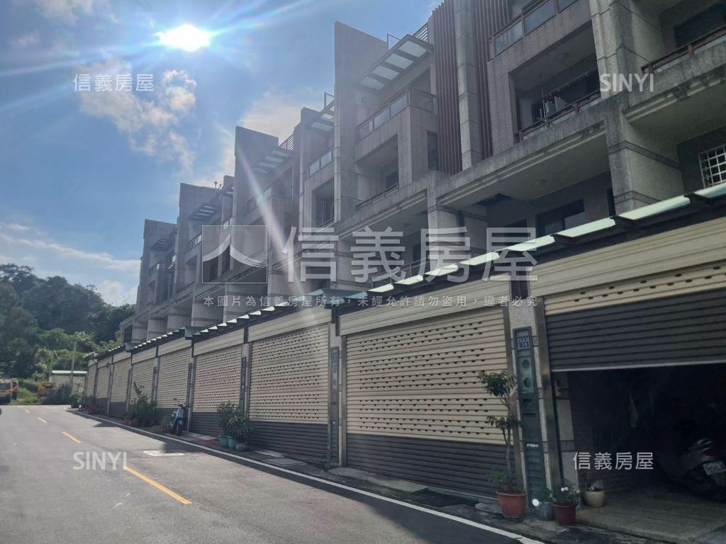 青草湖大面寬車庫透天房屋室內格局與周邊環境