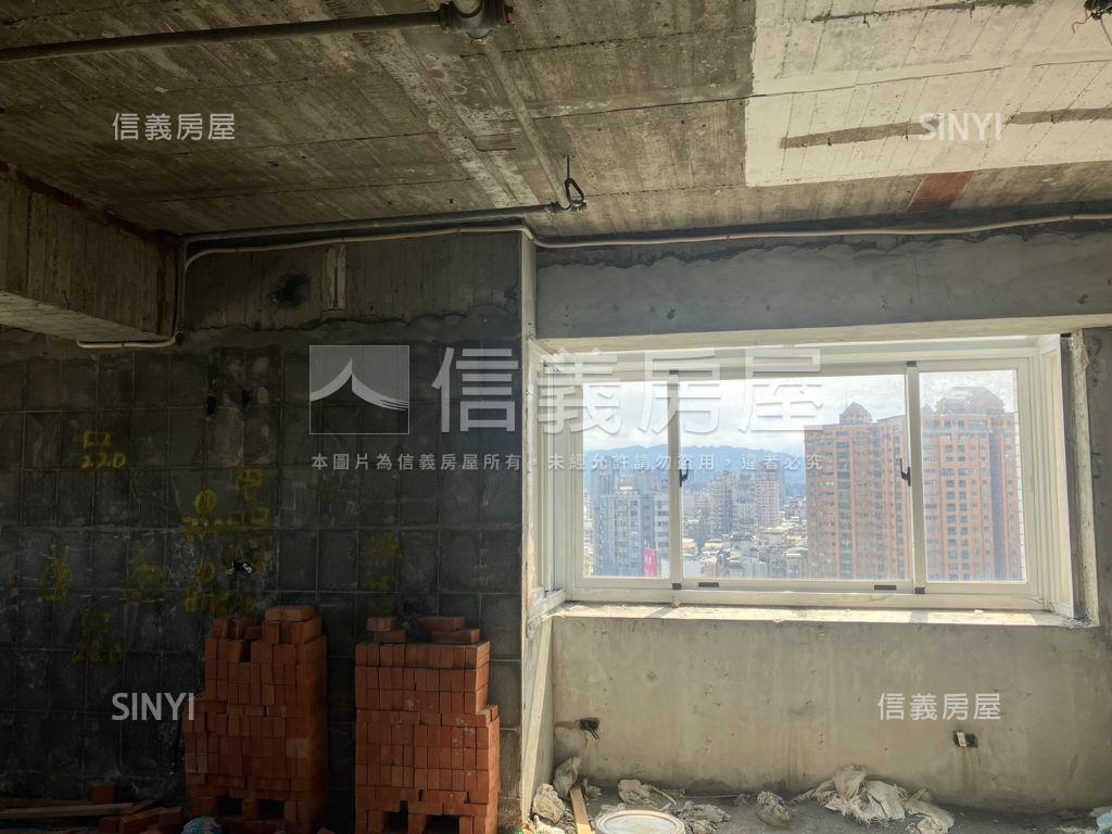 近中清捷運站皇家龍邸２房屋室內格局與周邊環境