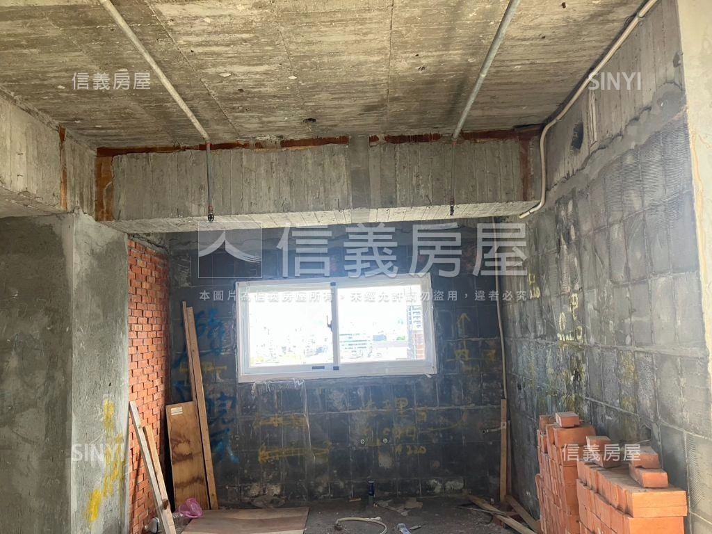 近中清捷運站皇家龍邸２房屋室內格局與周邊環境