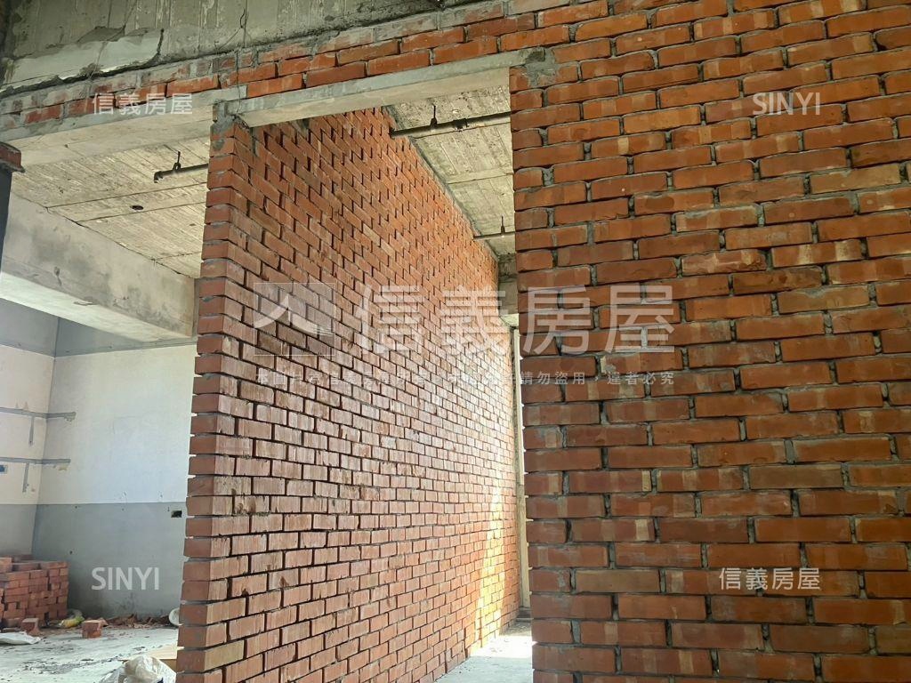 近中清捷運站皇家龍邸２房屋室內格局與周邊環境