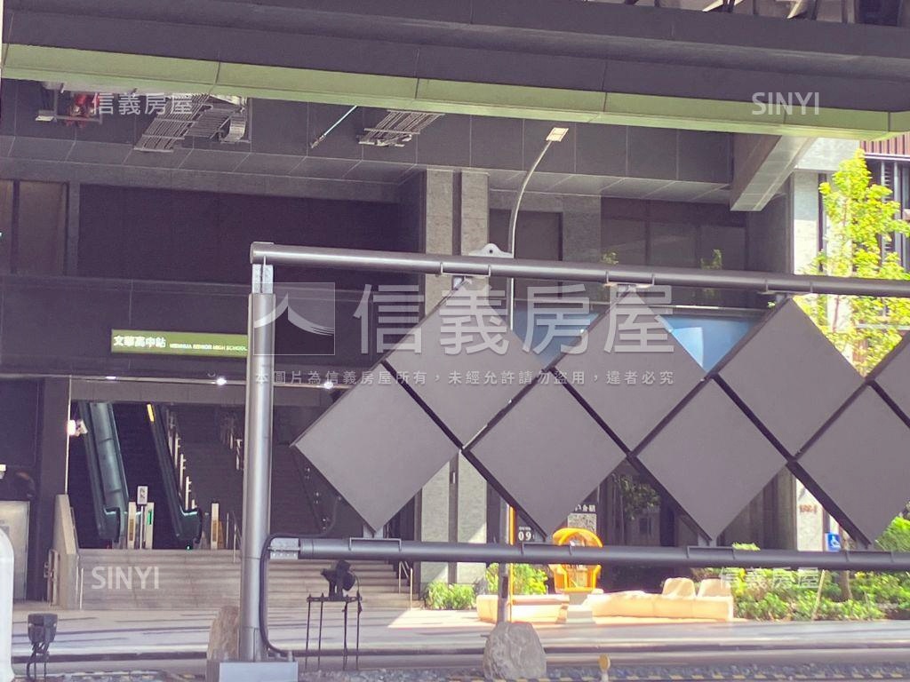 近中清捷運站皇家龍邸２房屋室內格局與周邊環境