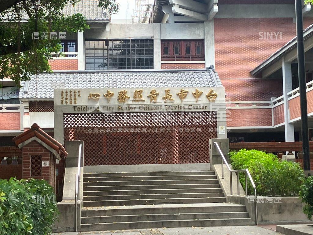 近中清捷運站皇家龍邸２房屋室內格局與周邊環境