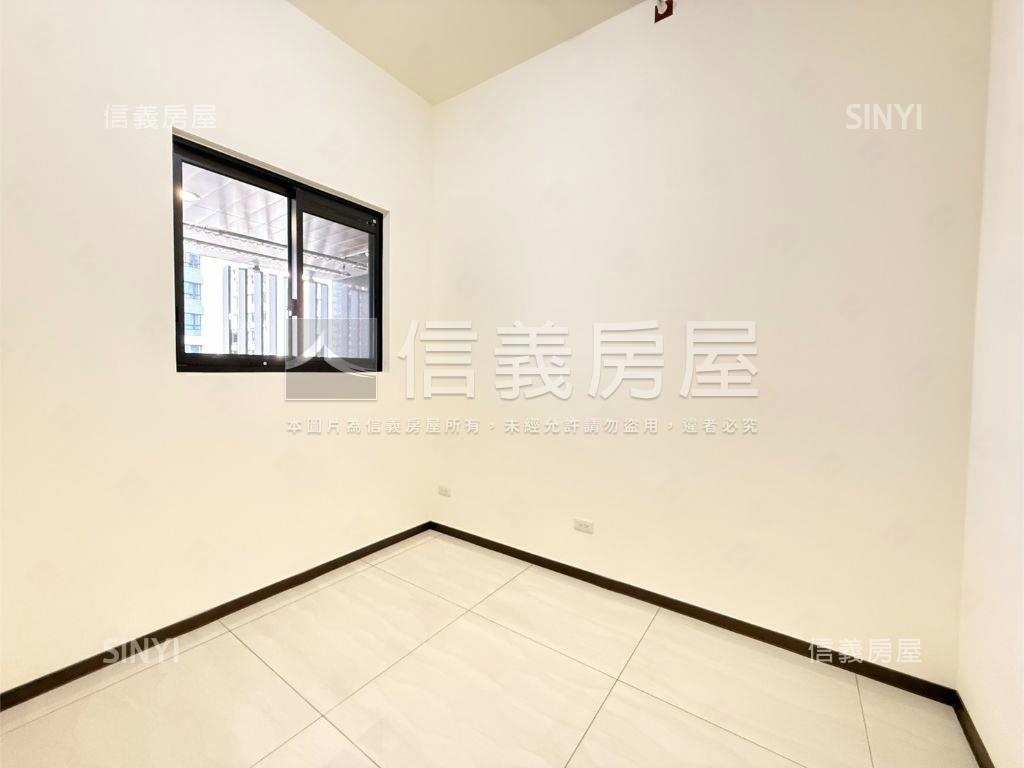 ★潤泰央北絕美３房車位房屋室內格局與周邊環境