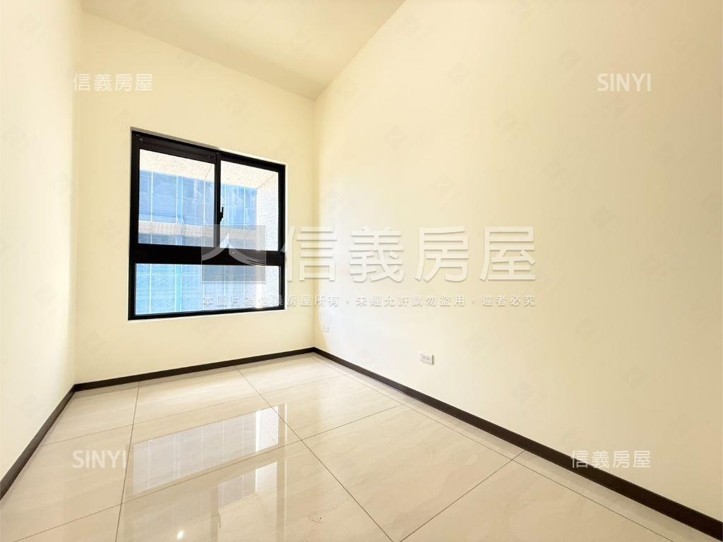 ★潤泰央北絕美３房車位房屋室內格局與周邊環境