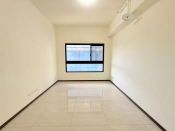 ★潤泰央北美３房車位