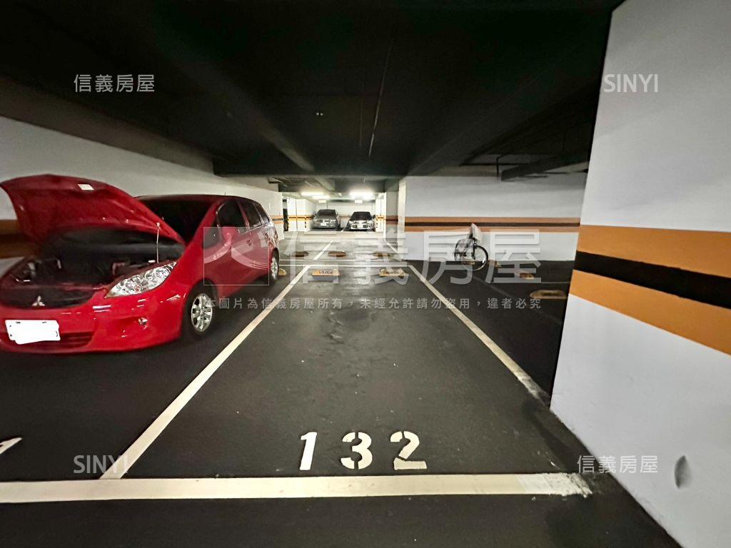 昇陽．邊間景觀三房車位房屋室內格局與周邊環境