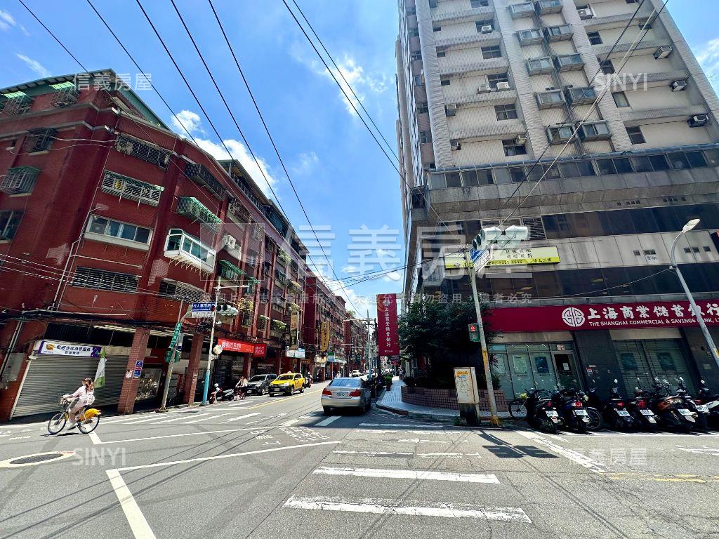 昇陽．邊間景觀三房車位房屋室內格局與周邊環境