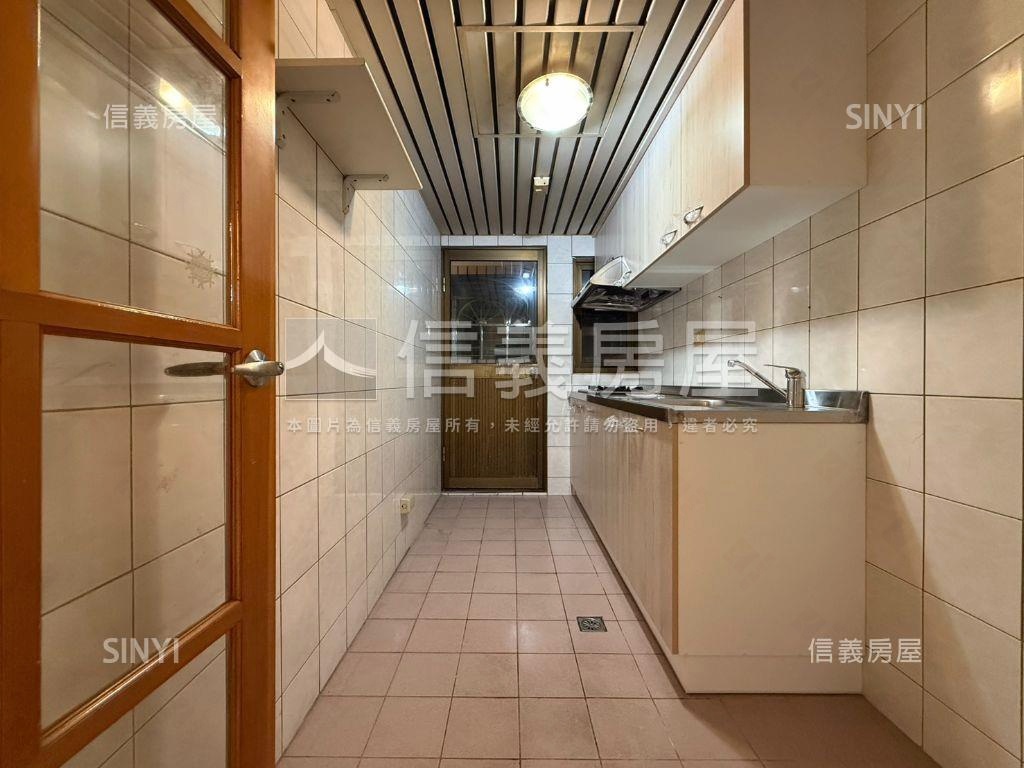 大空間－重慶台北房屋室內格局與周邊環境