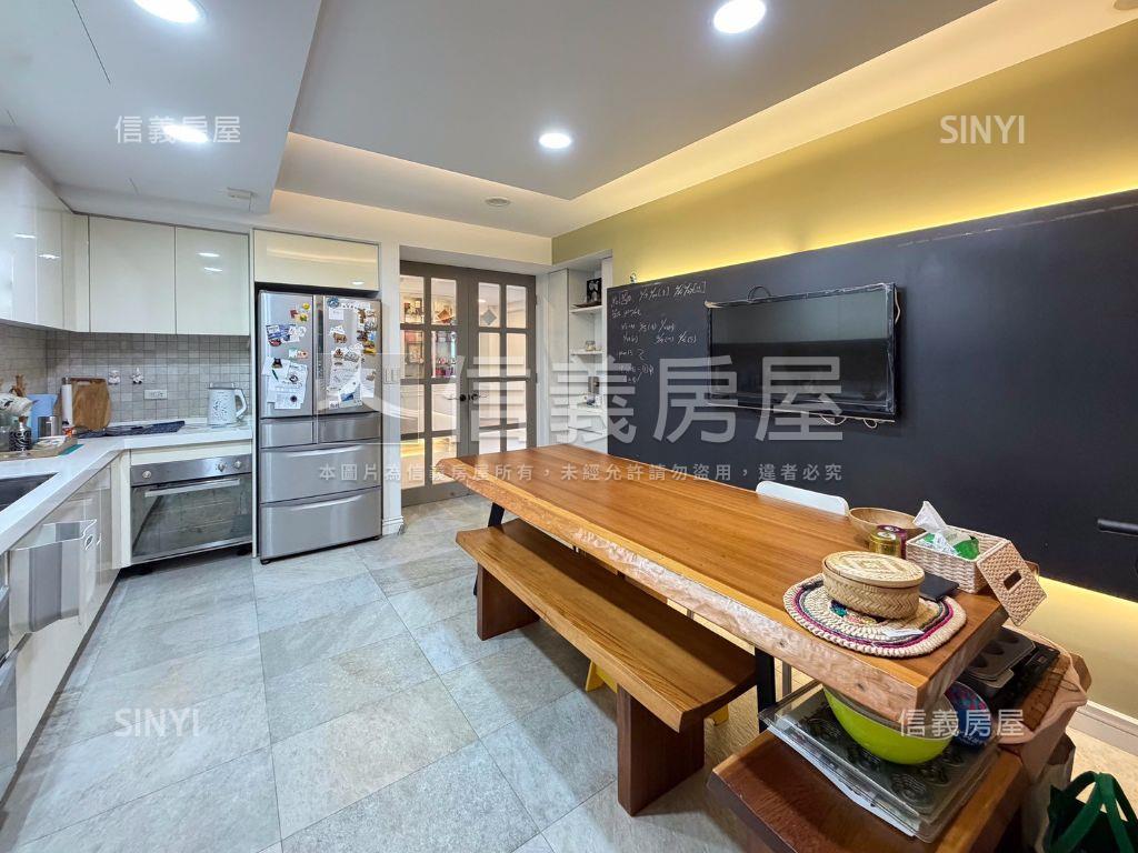 御頂國賓｜絕美名邸房屋室內格局與周邊環境