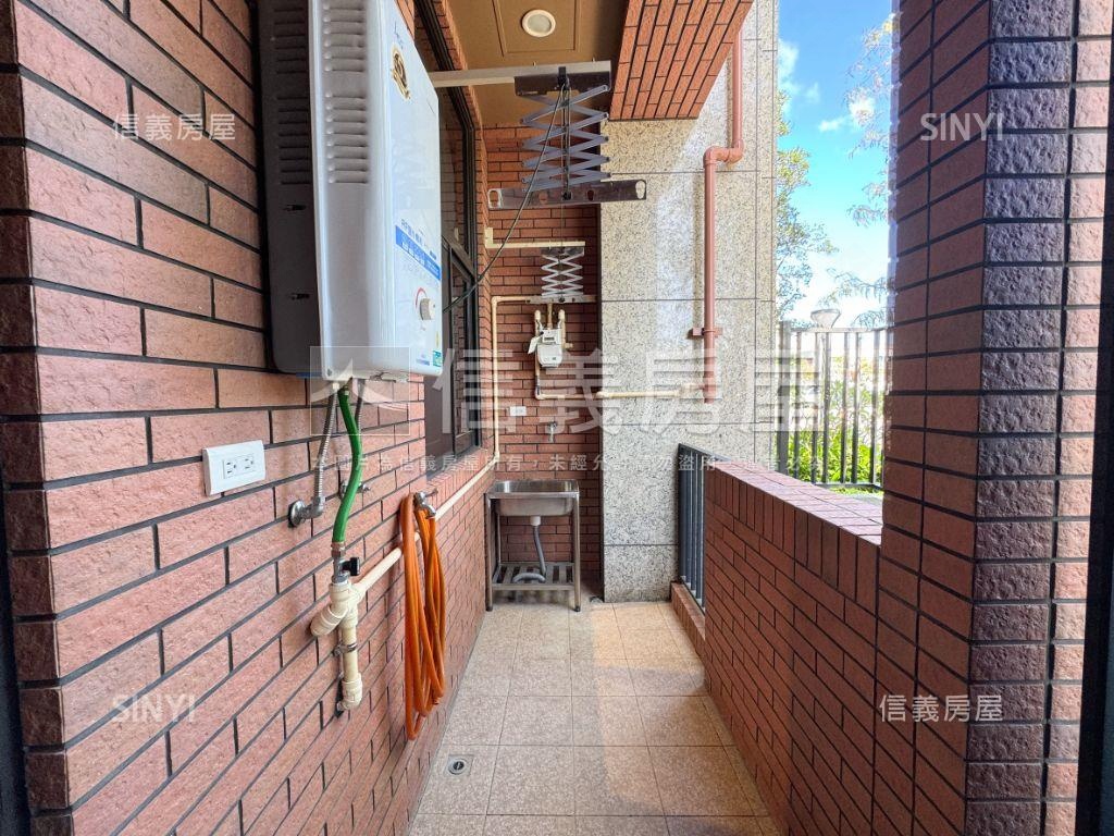 力璞學‧稀有挑高兩房車位房屋室內格局與周邊環境