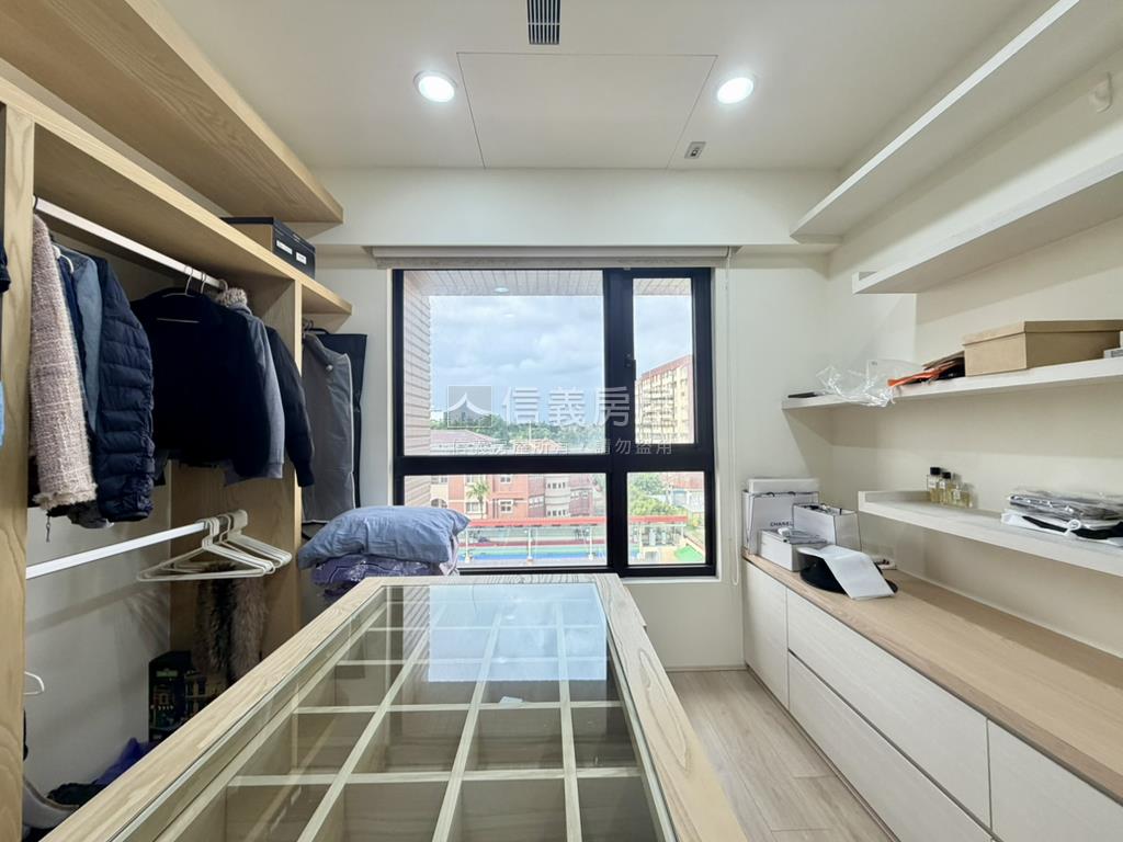 成功富邑四房雙車豪邸房屋室內格局與周邊環境