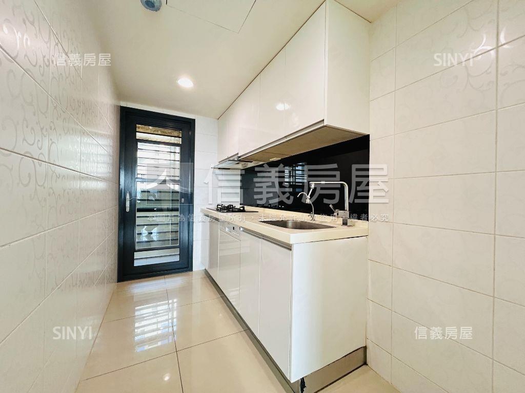 謙樹朝南山海美景３房房屋室內格局與周邊環境