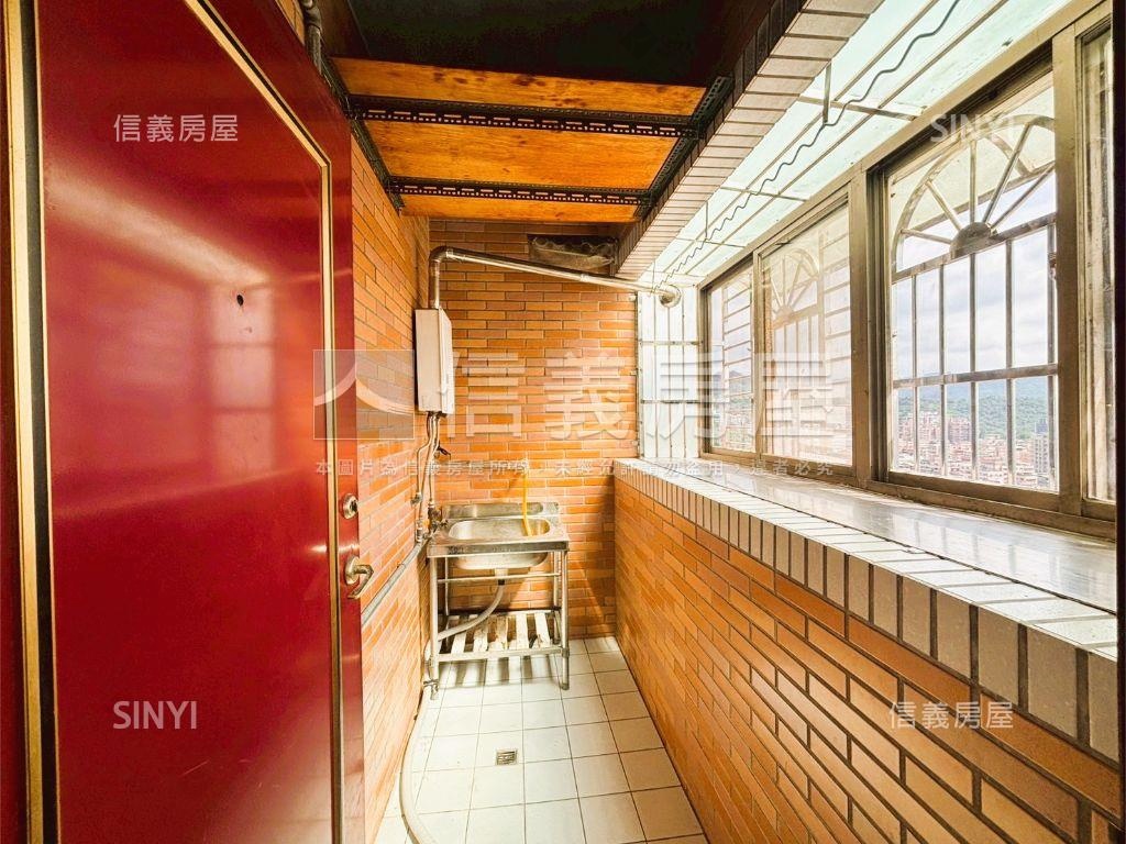 近未來萬大線電梯景觀３房房屋室內格局與周邊環境