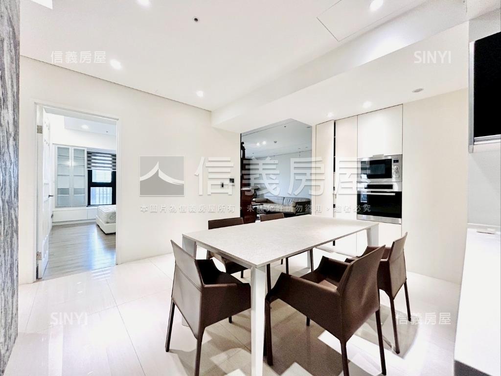 ＳＲＣ頂級奢華裝潢戶房屋室內格局與周邊環境