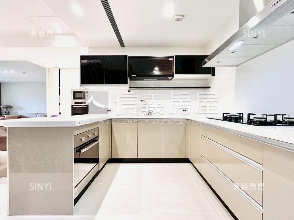 ＳＲＣ頂級奢華裝潢戶房屋室內格局與周邊環境