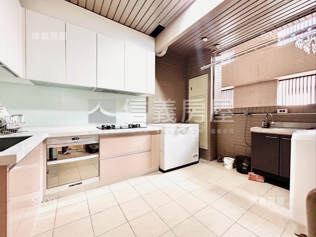 ＳＲＣ頂級奢華裝潢戶房屋室內格局與周邊環境