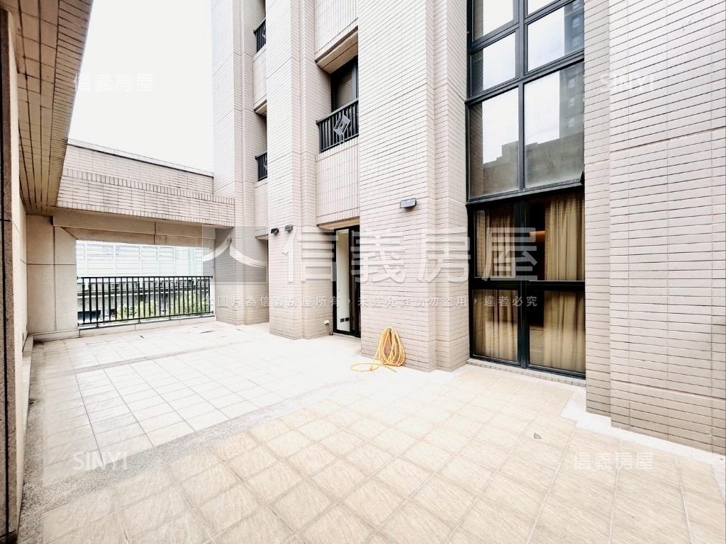 ＳＲＣ頂級奢華裝潢戶房屋室內格局與周邊環境