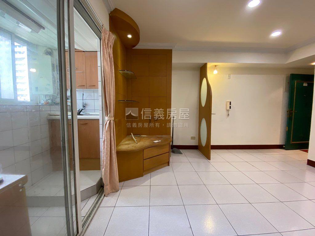 加州１＋１精緻小資宅房屋室內格局與周邊環境