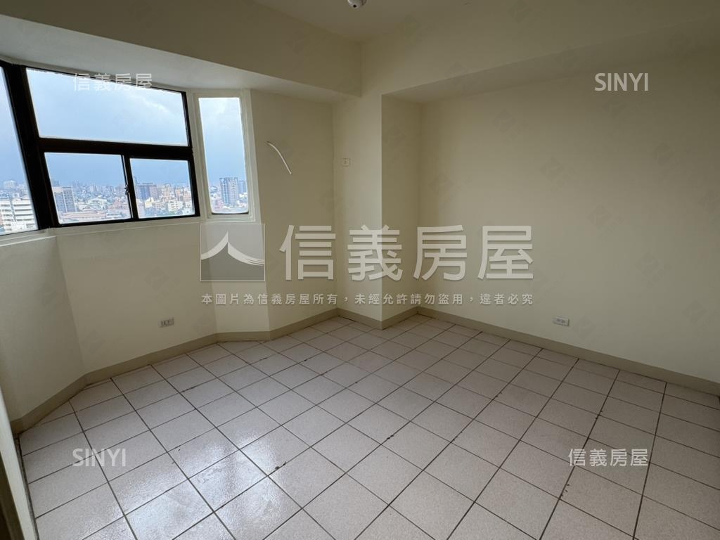 近交流道景觀美宅有車位房屋室內格局與周邊環境