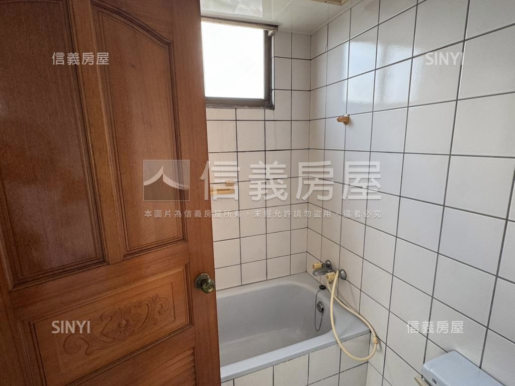 近交流道景觀美宅有車位房屋室內格局與周邊環境