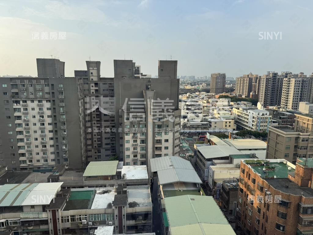 近交流道景觀美宅有車位房屋室內格局與周邊環境