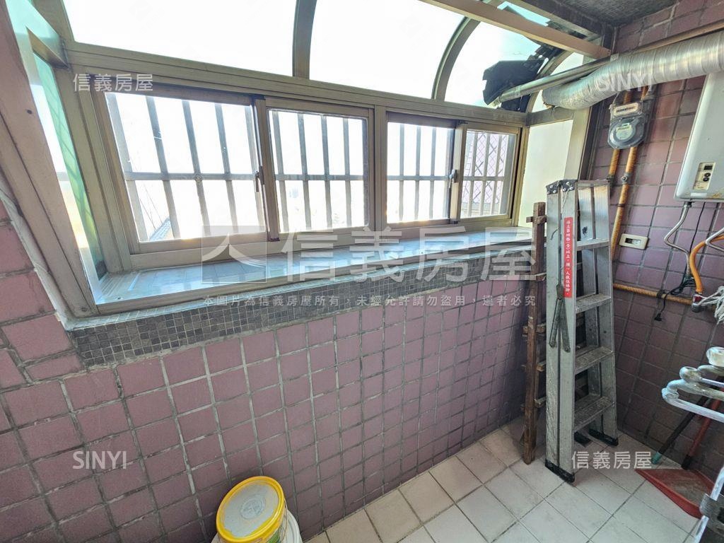 交流道★高樓層景觀美宅房屋室內格局與周邊環境