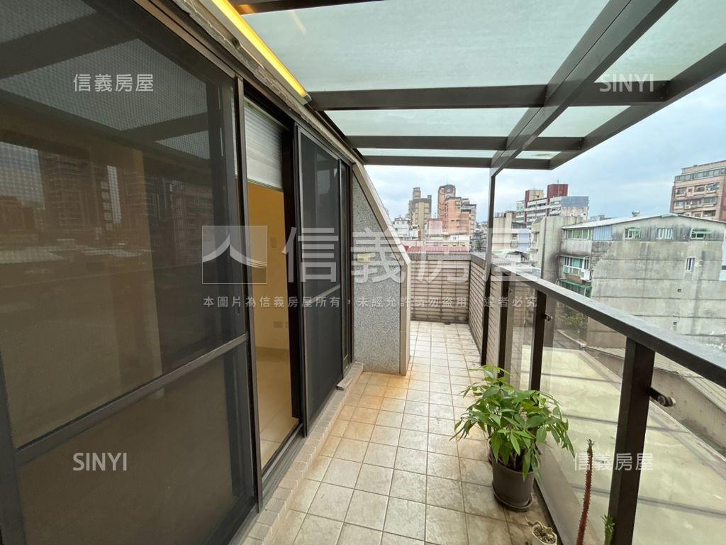 建中電梯車位珠寶盒房屋室內格局與周邊環境