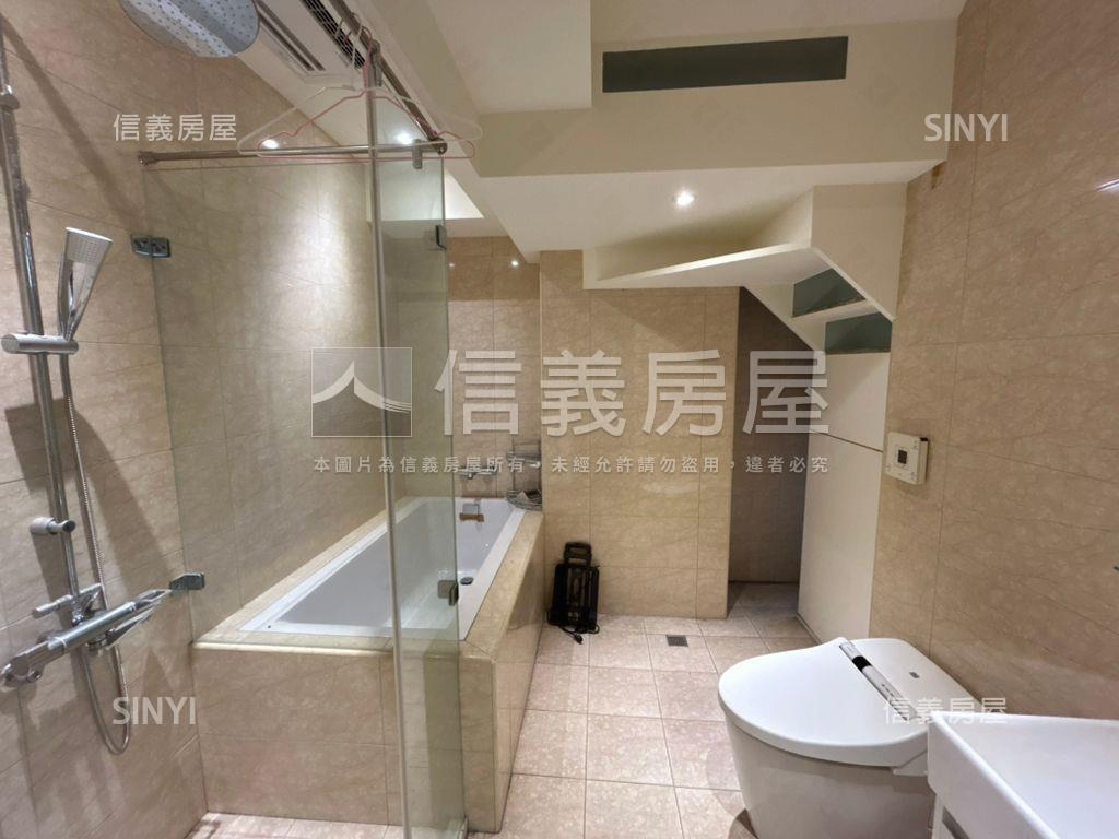 建中電梯車位珠寶盒房屋室內格局與周邊環境