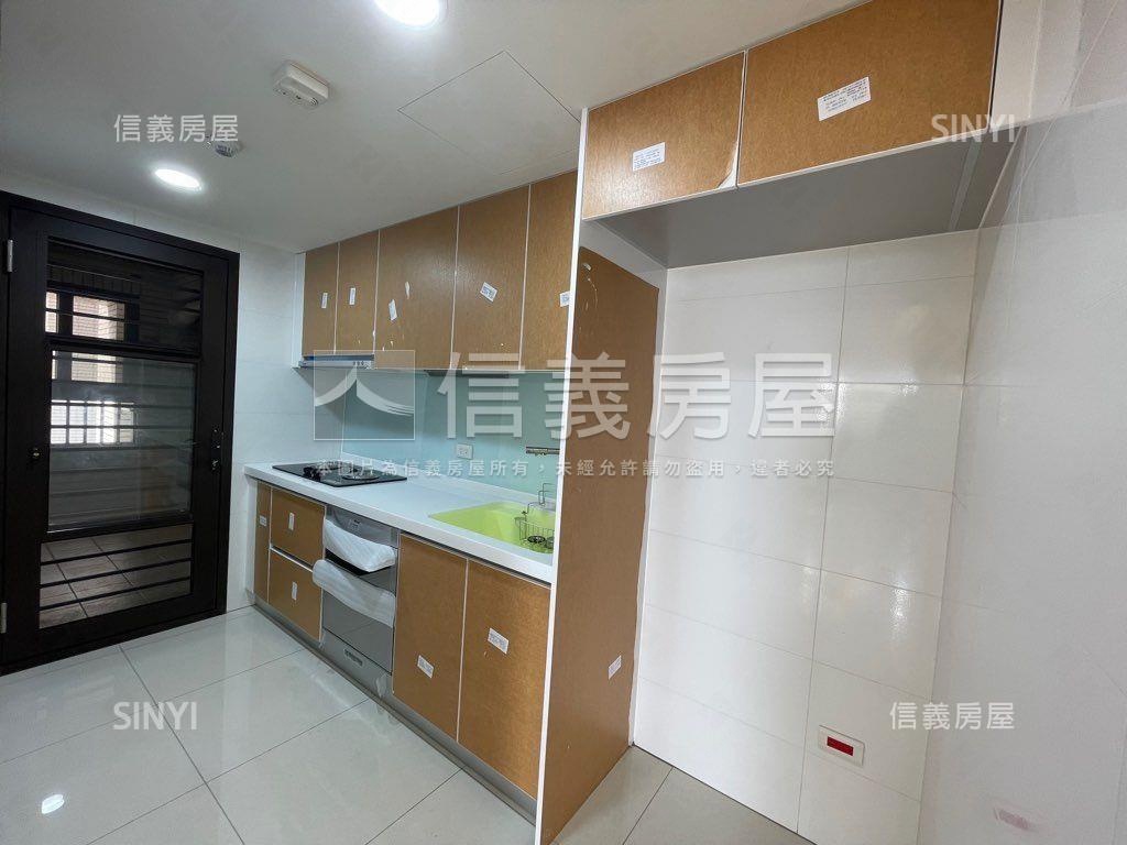 知名社區高樓層三房平車房屋室內格局與周邊環境