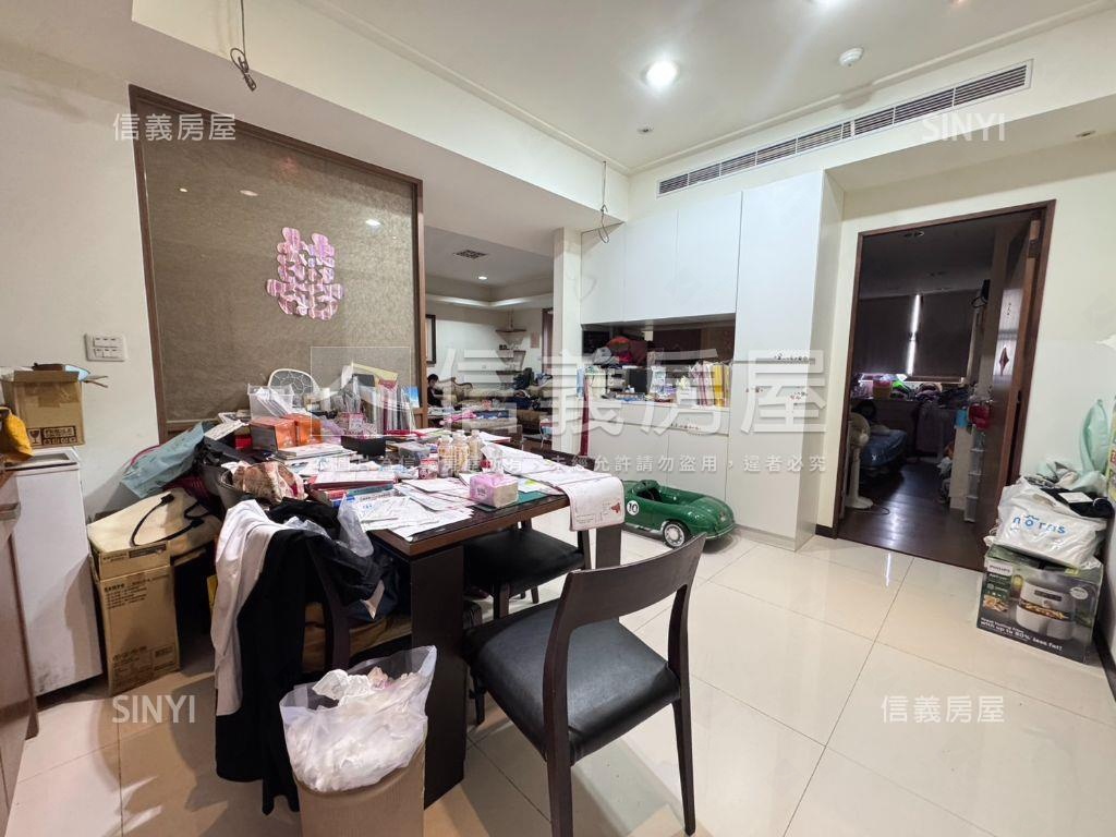 近青埔四房雙車位房屋室內格局與周邊環境